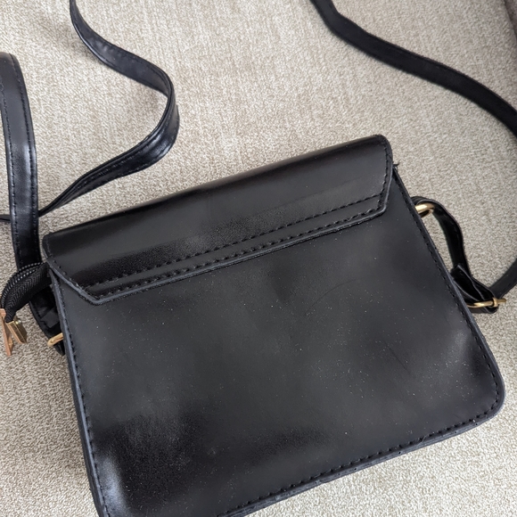 PU leather crossbody bag - Picture 2 of 8